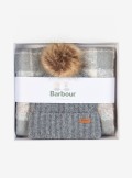 Barbour BARBOUR SALTBURN BEANIE E TARTAN SCARF GIFT SET - LGS0077 GY31 - Tadolini Abbigliamento