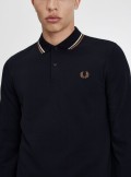 Fred Perry Polo a maniche lunghe con doppia riga - M3636 - Tadolini Abbigliamento