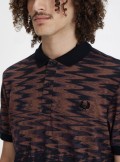 Fred Perry Polo con grafica a onde - M7732 - Tadolini Abbigliamento